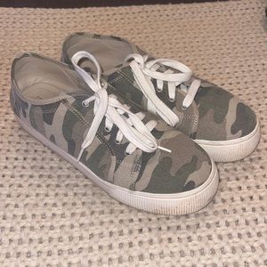 Camo Size 11 Women’s Sneakers